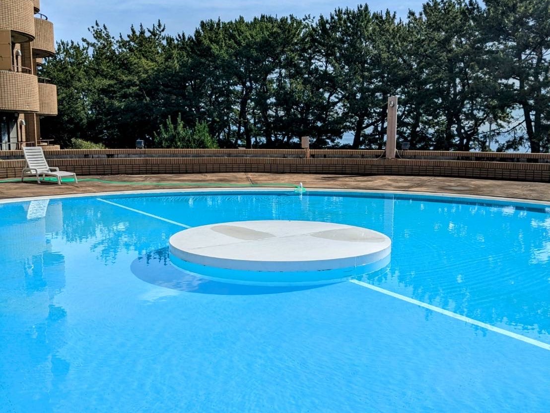 屋外プール（夏季限定7～8月）